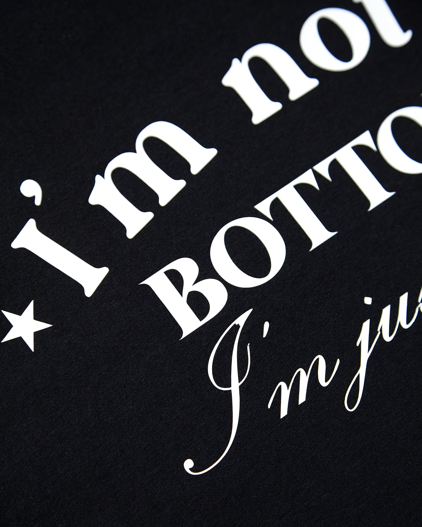 I'm not A BOTTOM i'm just SHORT, low cut cropped tee- black/white