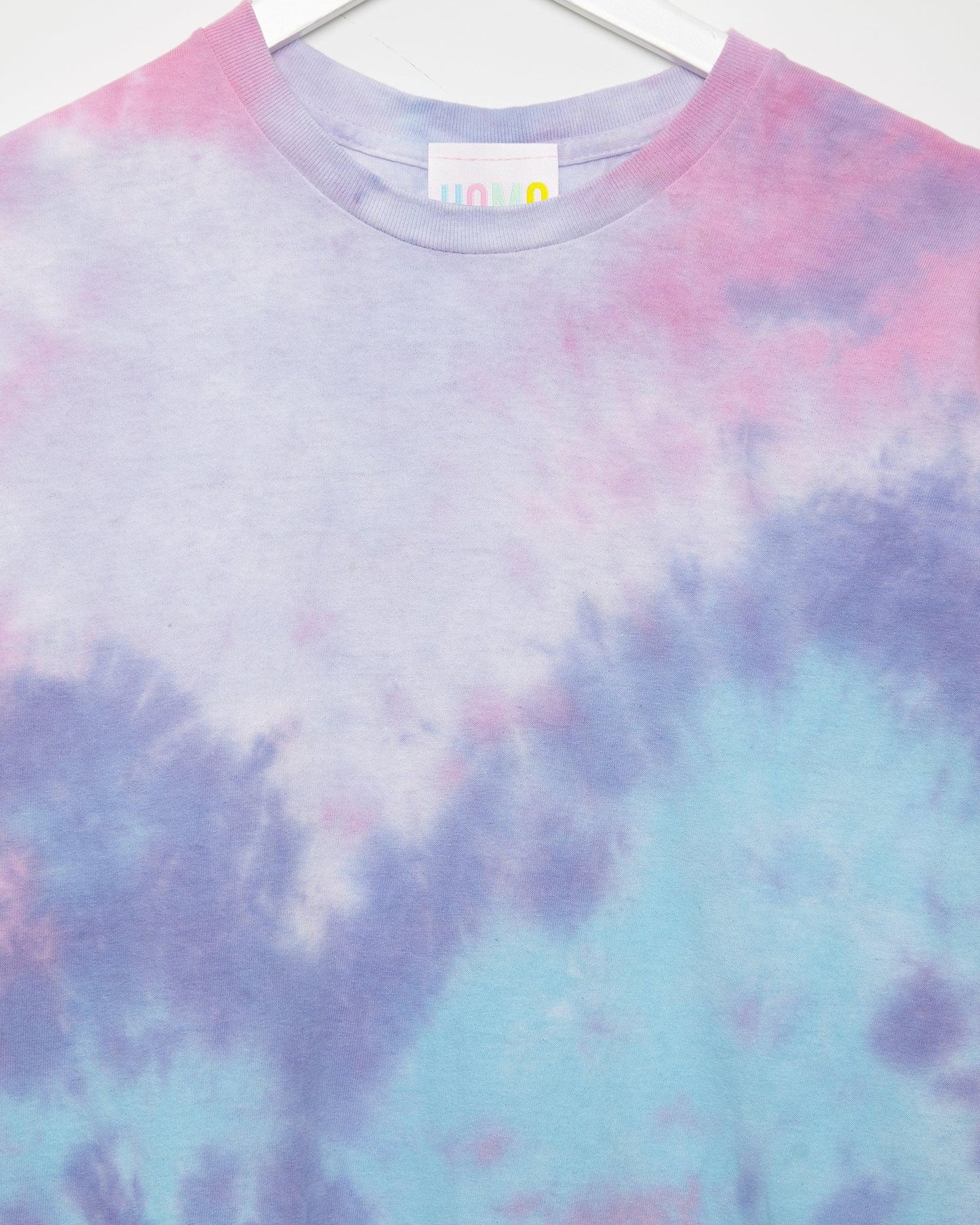 No Print just vibes: Pink tie-dye low cut crop top