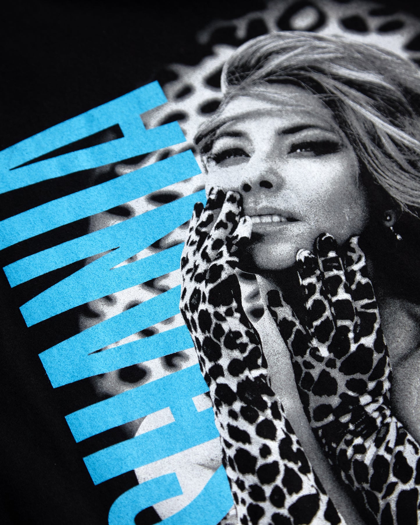 Official Shania Twain 2018 tour (front & back print) - low cut cropped tee (Limited edition)