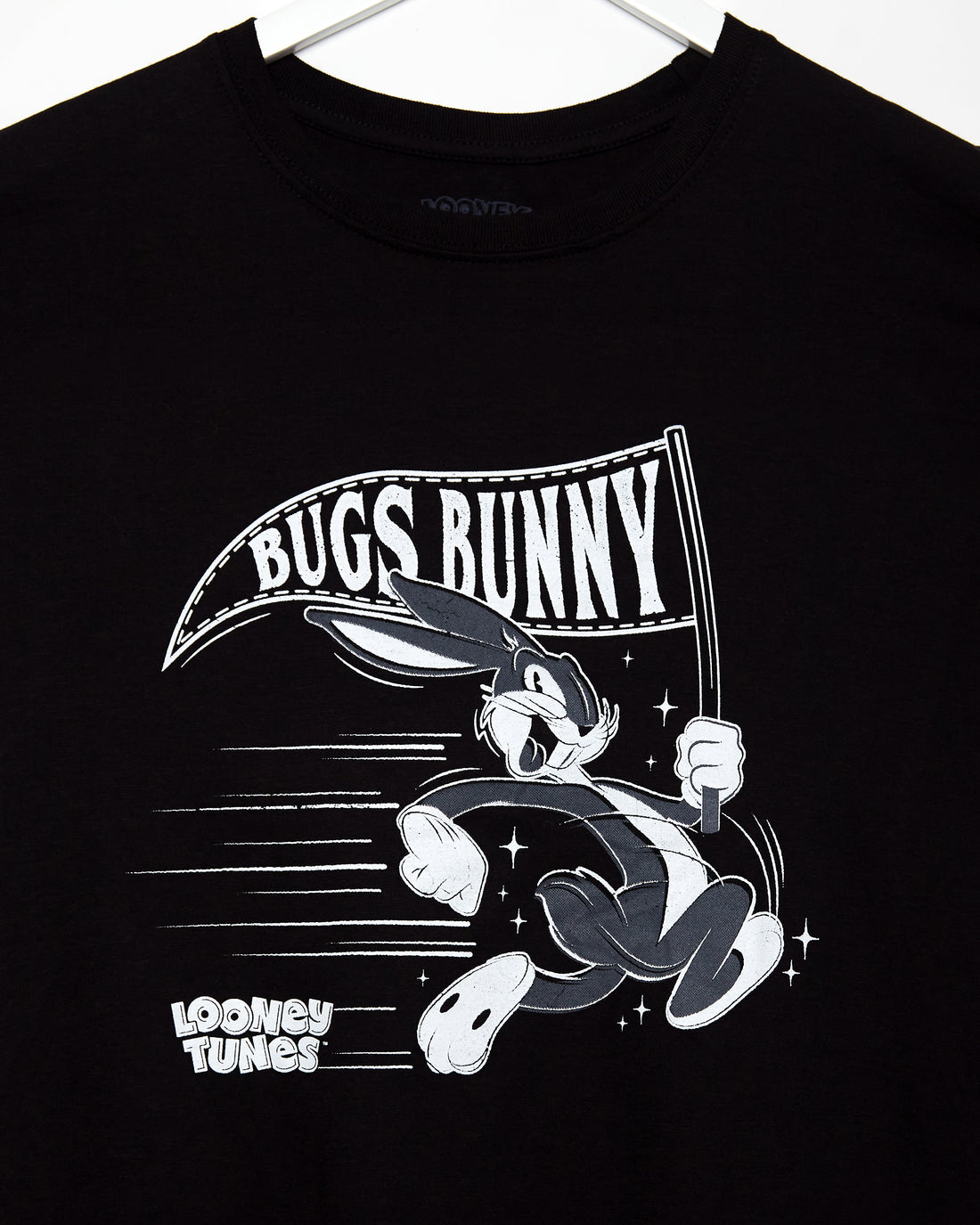 Official Looney Tunes: Retro Bugs with Flag, low cut cropped tee - black