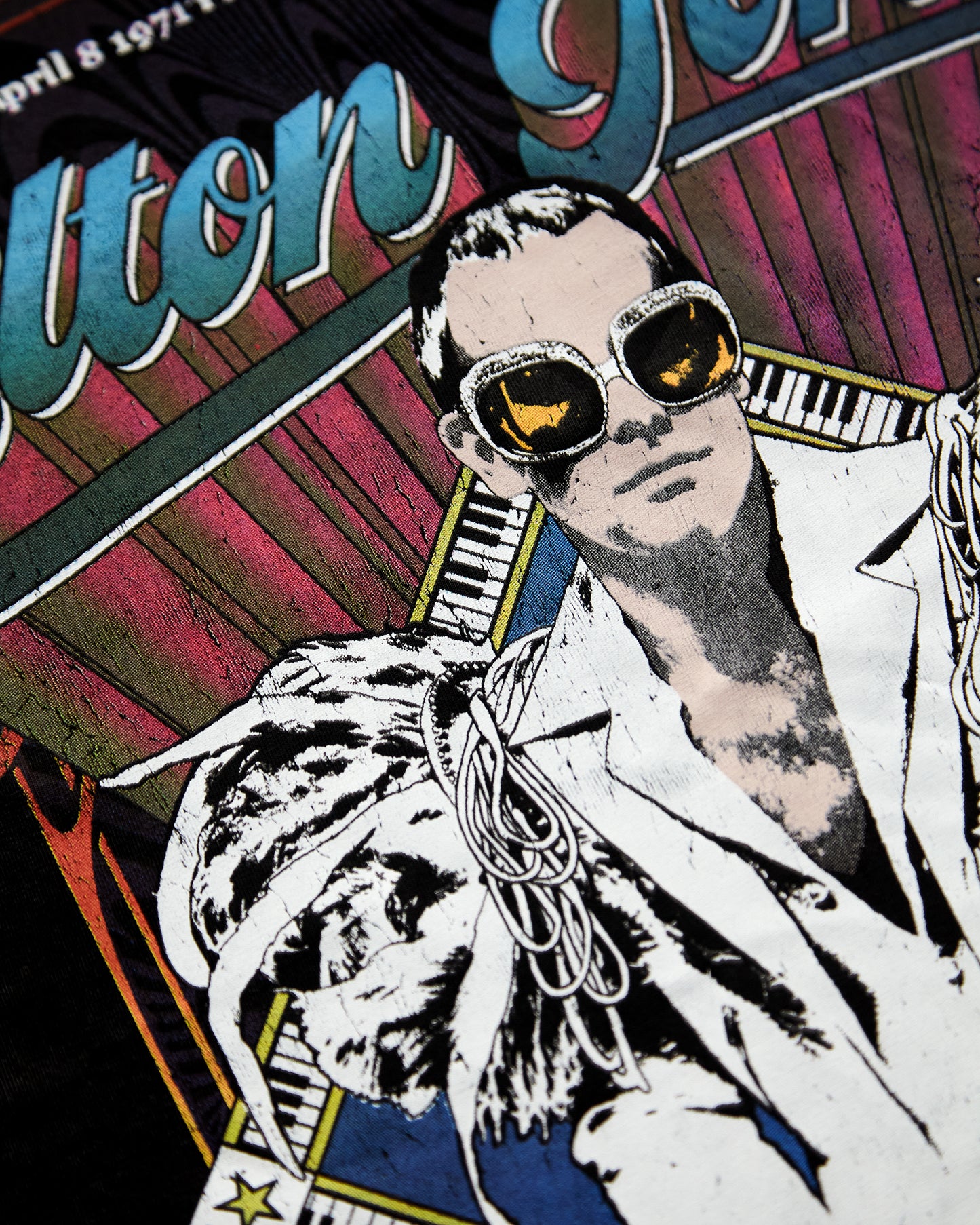 Official Elton John: Psych Vintage, unisex t-shirt - stone washed black