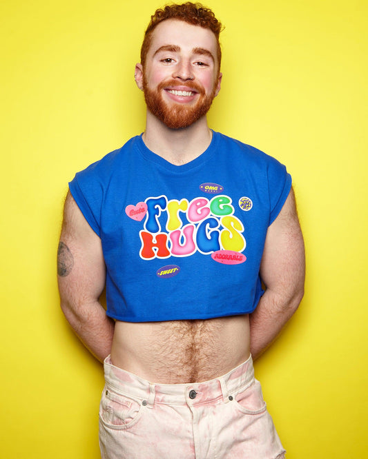 Free hugs - blue crop - HOMOLONDON