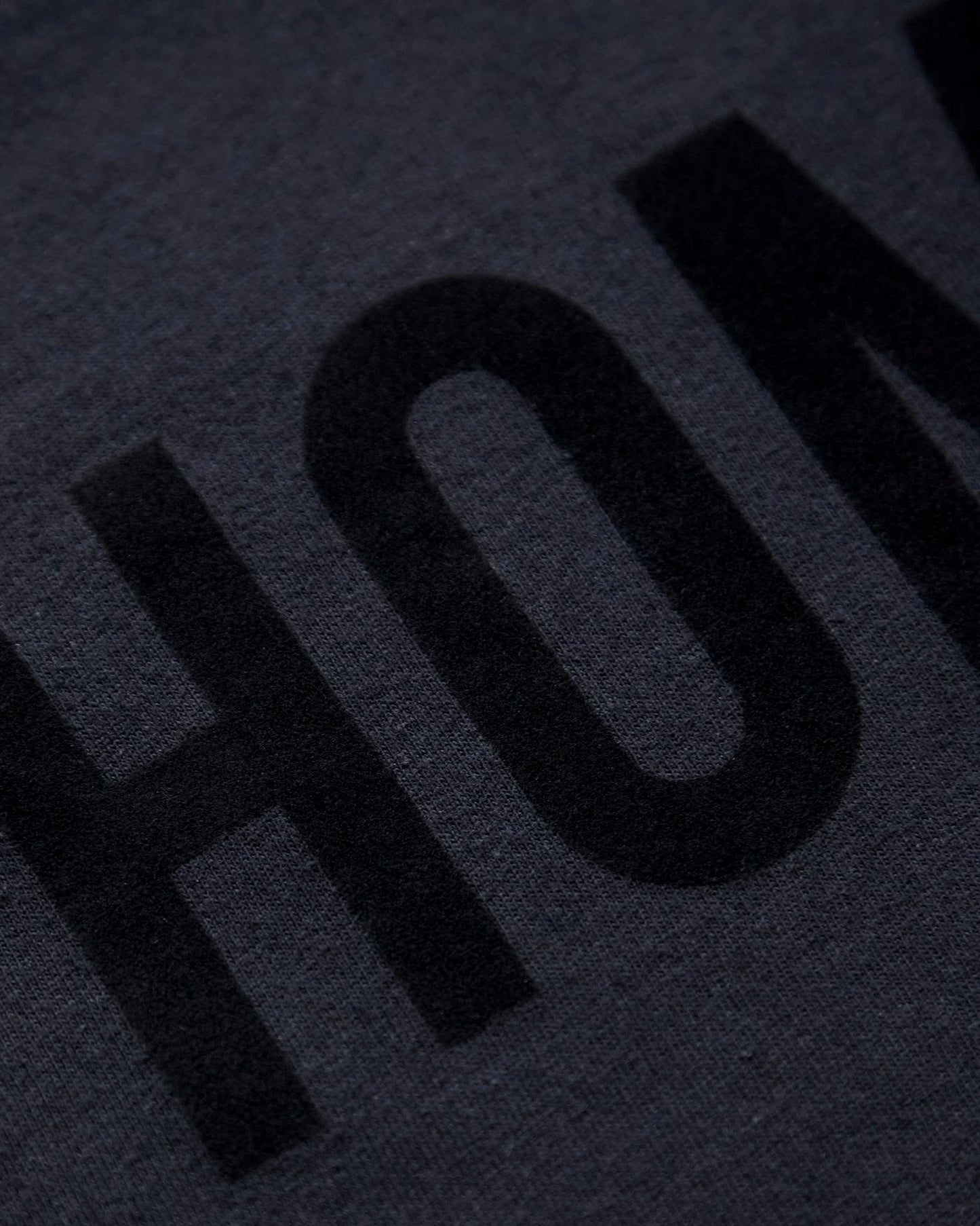 HOMO Logo, Black flock on black - tshirt crop / low cut crop
