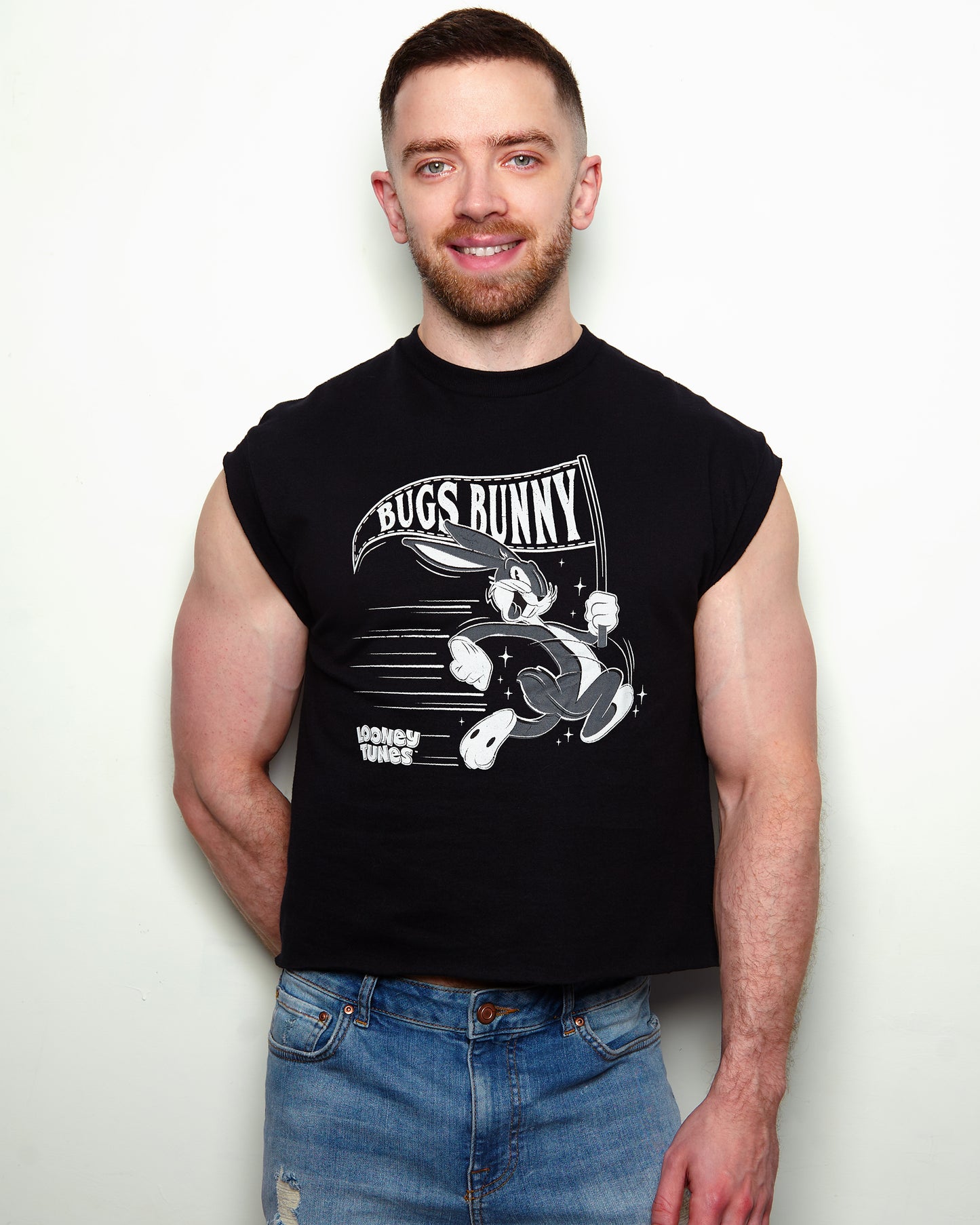 Official Looney Tunes: Retro Bugs with Flag, low cut cropped tee - black