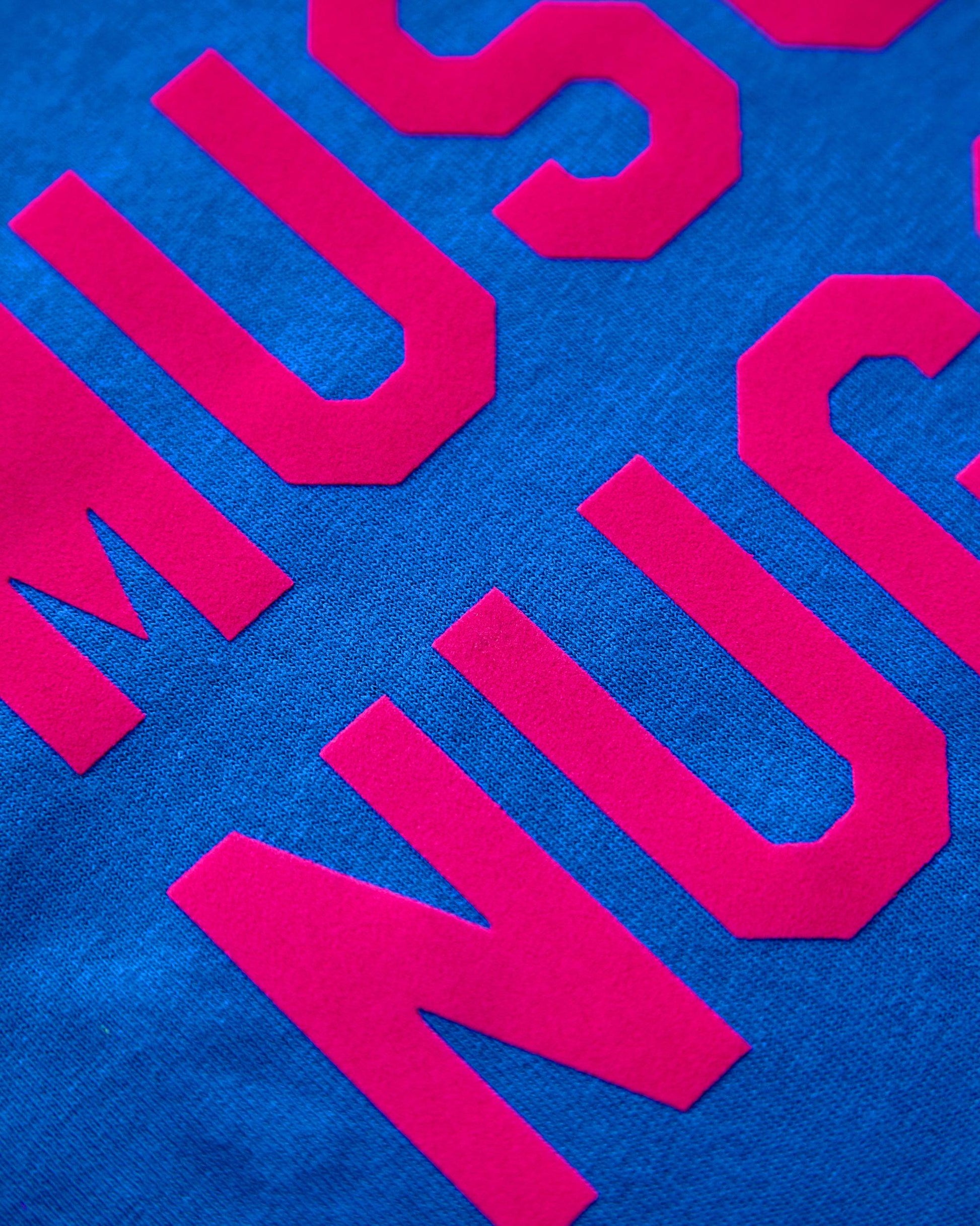 Fluorescent pink flock muscle nugget - blue crop top - HOMOLONDON