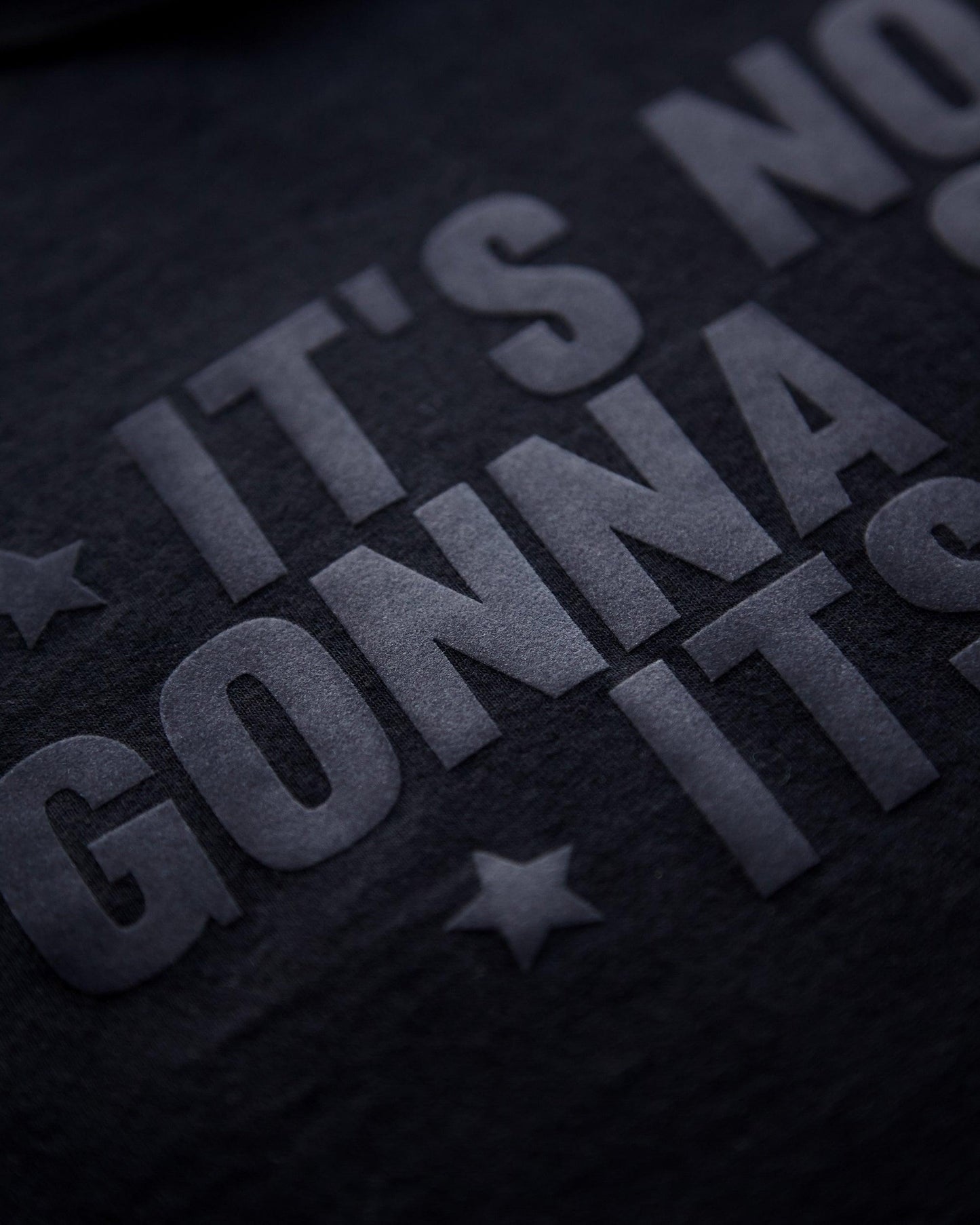 It's not gonna suck itself, grey flock on black - tee - HOMOLONDON