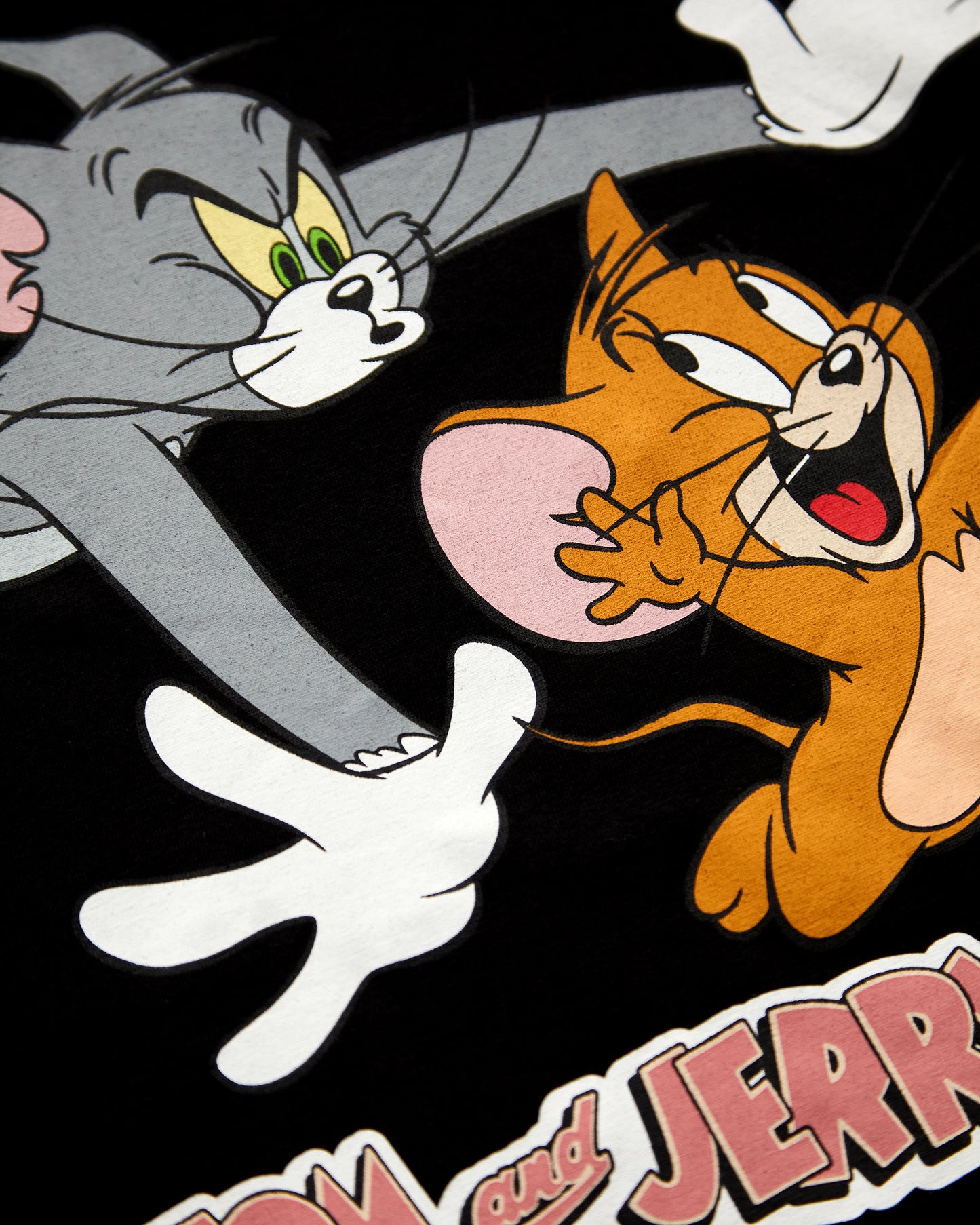 Official Tom & Jerry: Chase low cut cropped t-shirt -  black