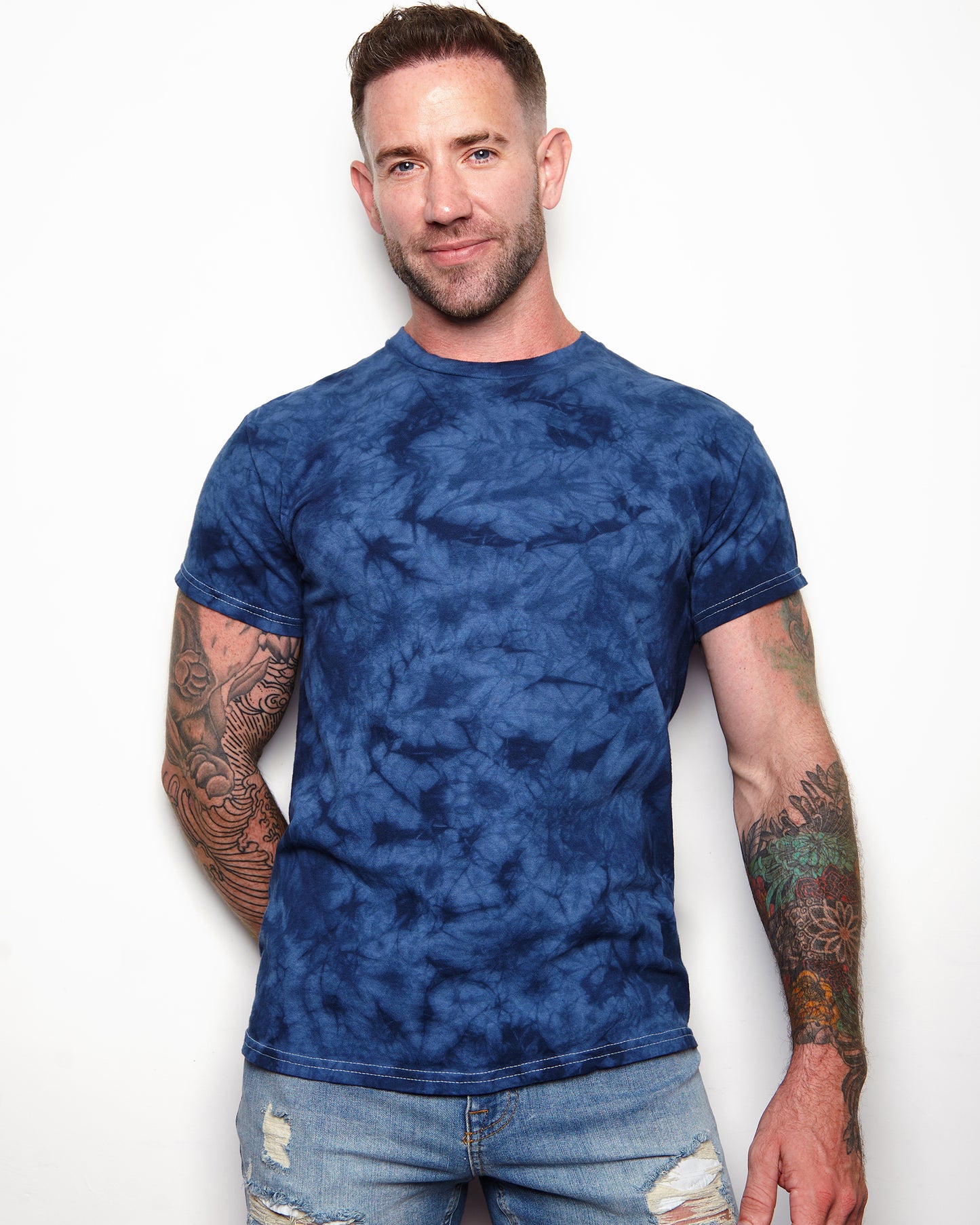 No Print just vibes: Navy tie-dye low cut cropped tee
