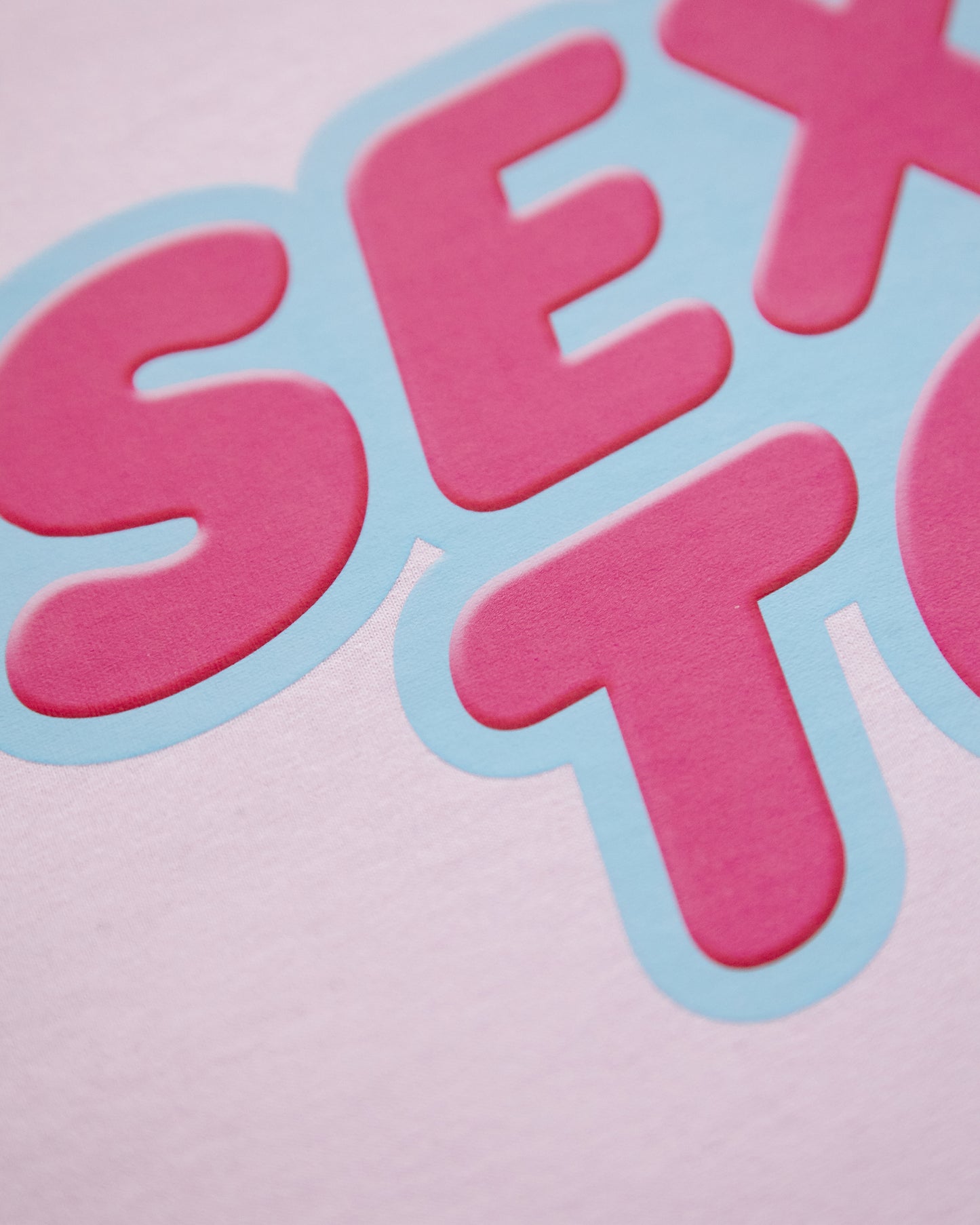 Sex toy on pink - crop-top.